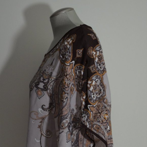 Quintessential Cape Style Brown Top with Design - Picture 3 of 8